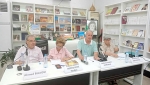 المطالبة بترجمة أعمالها وتأكيد على تعدّد معارفها