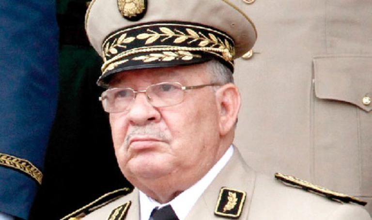 قايد صالح يزور الناحية العسكرية الأولى
