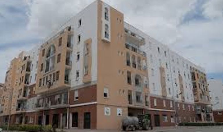 السكان يطالبون بالسكن الاجتماعي