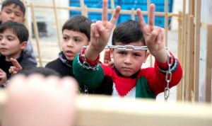 900 طفل فلسطيني في سجون الاحتلال