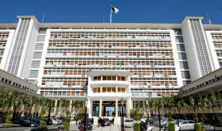 الداخلية تؤكد إيداع 9 رسائل لنية الترشح