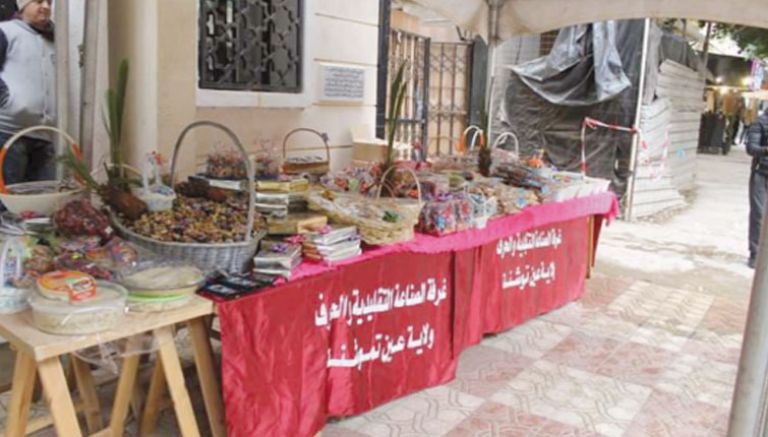 إقبال كبير على العسل ومشتقاته