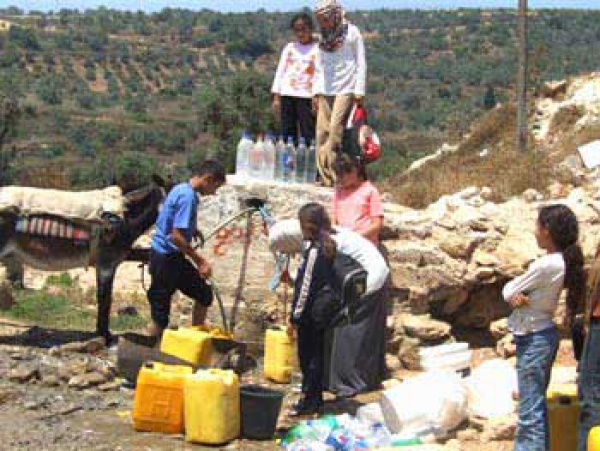 أزمة المياه متواصلة ببلدية آث منصور�