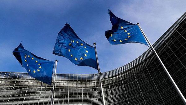 الاتحاد الأوروبي يحذر باتخاذ إجراءات