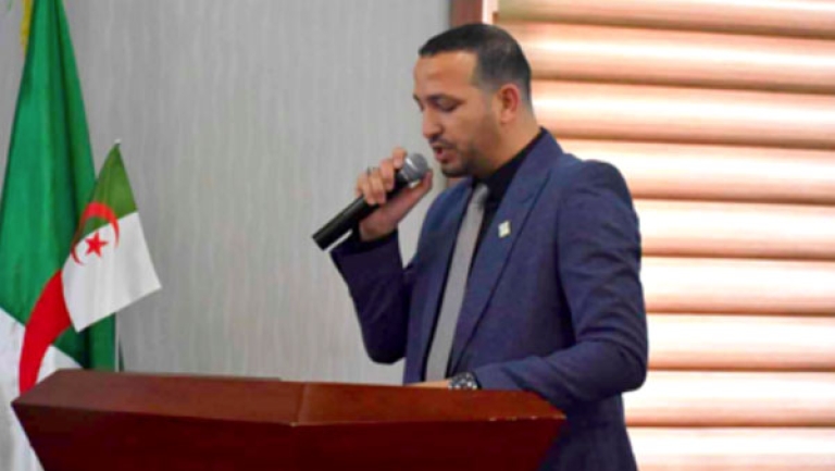 المطالبة بتحيين القوانين لتنظيم مهنة الكاتب العمومي