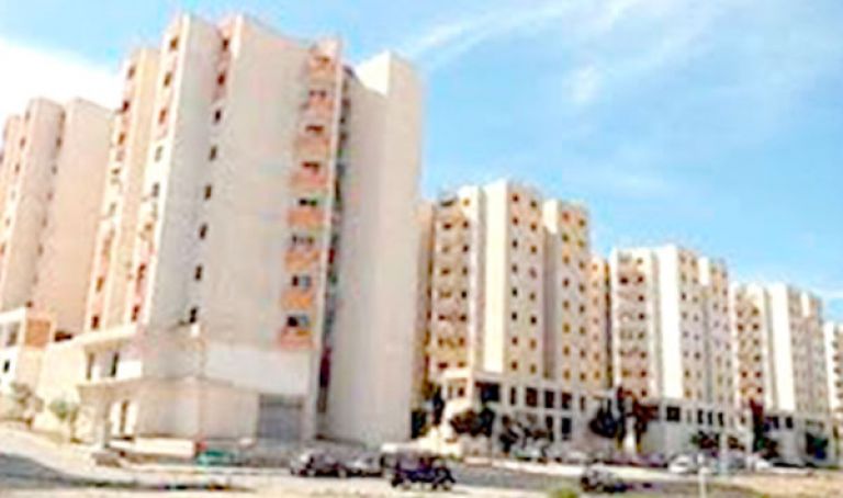 تجميد 50 استفادة من سكنات "عدل"