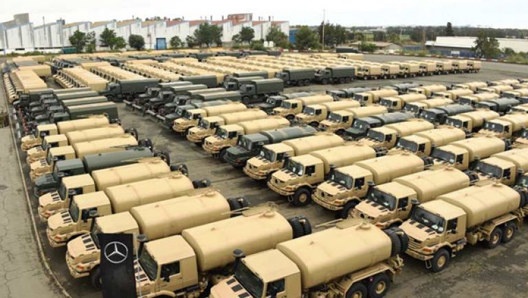 تسليم 236 شاحنة وحافلات النقل العمومي