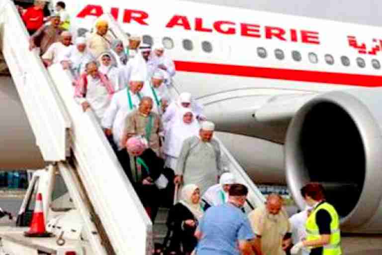 عودة أول فوج للحجاج إلى وهران مساء الأربعاء