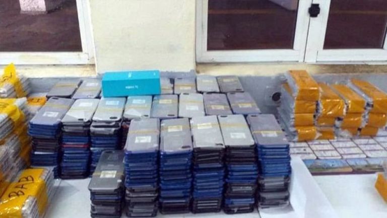 حجز 4250 هاتف نقال و1000 قرص مهلوس