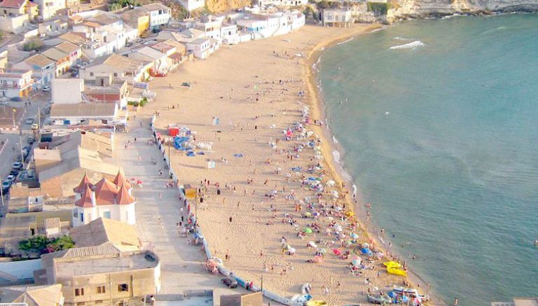 30 شابا من بجاية يحطون الرحال بعين تموشنت