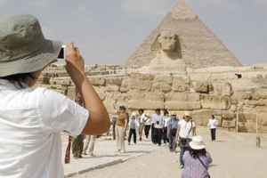 ثورة 25 يناير وضعت السياحة المصرية على المحك