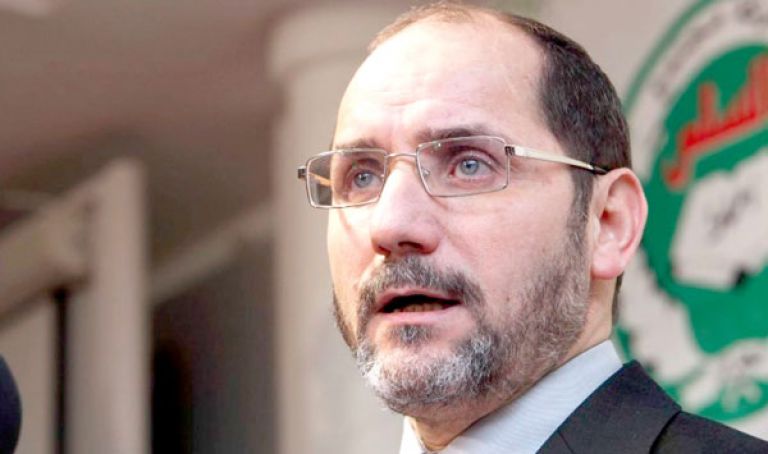 مقري يعتبر الحوار حلا وحيدا للأزمات الاجتماعية