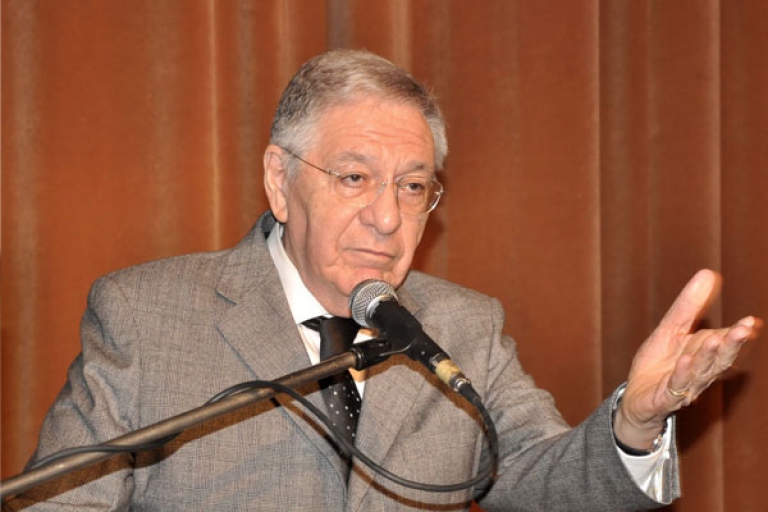 ولد عباس: لا وجود لرواق أخضر لترشح الوزراء