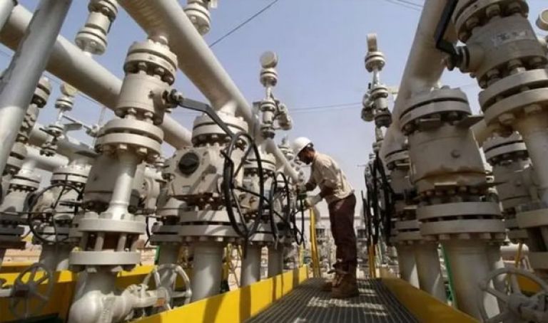 الوضع في مضيق هرمز يرهن مستقبل السوق النفطية