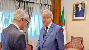 الوزير الأول، السيد نذير العرباوي -سفير الجمهورية البرتغالية بالجزائر، السيد لويس دي ألبوكويركي فيلوسو