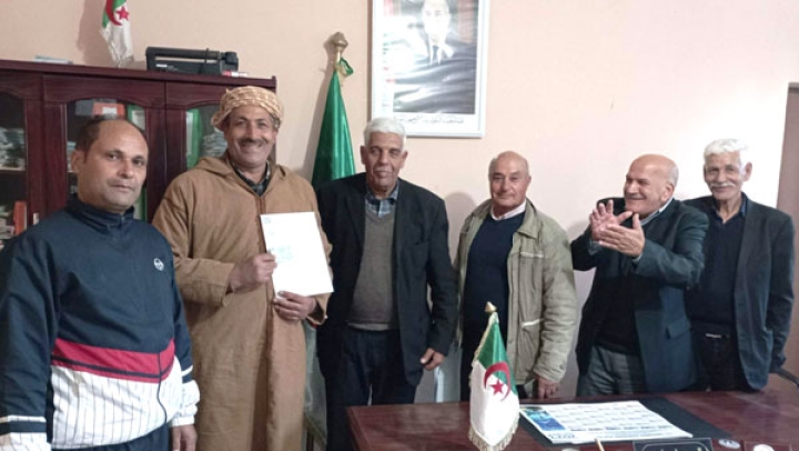 رقمنة سجلّ الفلاحين وتسليم 500 ألف بطاقة مهنية