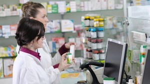 الإعلان عن تنصيب لجنة لتقييم نوعية الأدوية بالسوق الوطنية