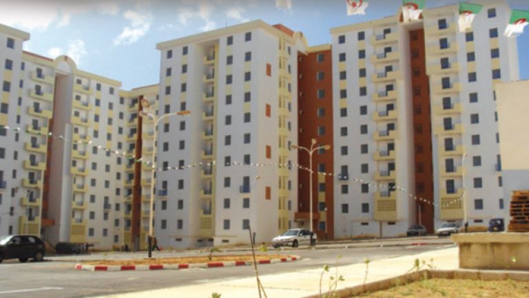 نحو توزيع 10 آلاف وحدة سكنية قبل نهاية العام