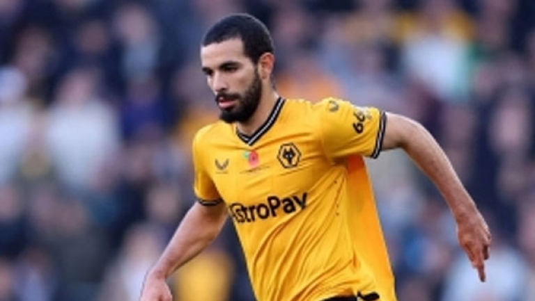 الانجليز يُشيدون بآيت نوري ويرفضون الاستغناء عنه