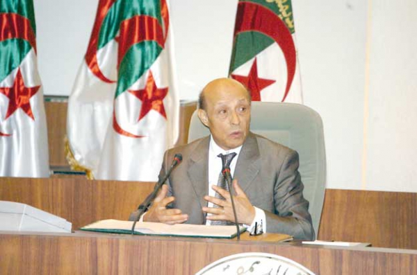 ولد خليفة يستعرض واقع ومستقبل العلاقات بين البلدين