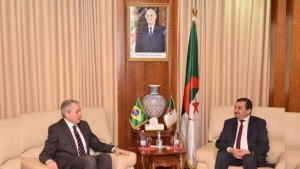 وزير الطاقة والمناجم محمد عرقاب- السفير البرازيلي بالجزائر فلافيو ماريغا