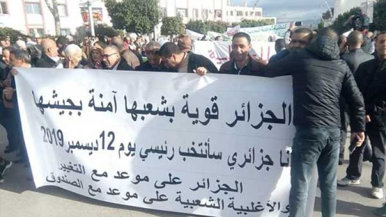 مسيرات داعمة لمساعي الجيش وتنظيم الانتخابات