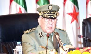 قايد صالح في زيارة عمل إلى الناحية العسكرية الأولى