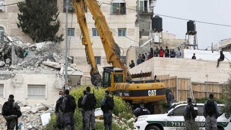 استشهاد 220 فلسطيني وهدم 832 مبنى في سنة واحدة