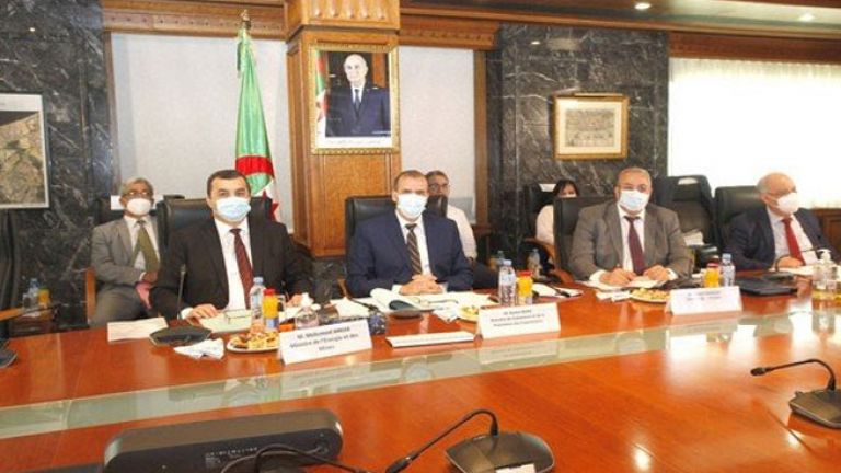 الجزائر تؤكد دعمها للاستراتيجيات الصناعية والتجارية