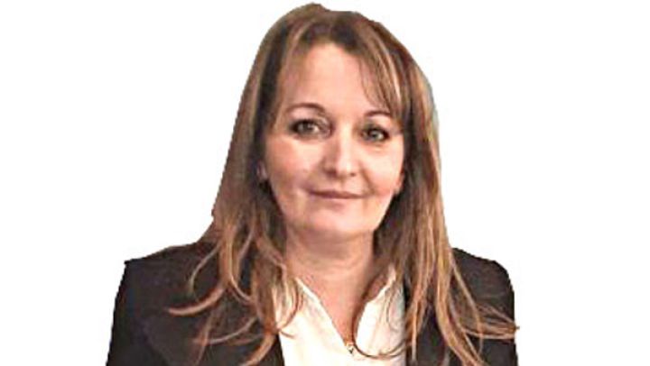 التجريدي تخصّصي والألوان عشقي