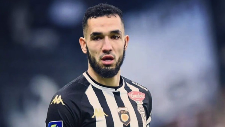 بن طالب سعيد بفوز ليل ويحظى بدعم مدربه وزملائه