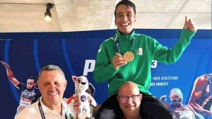 حماد يهنئ البطل عبد اللطيف بقة