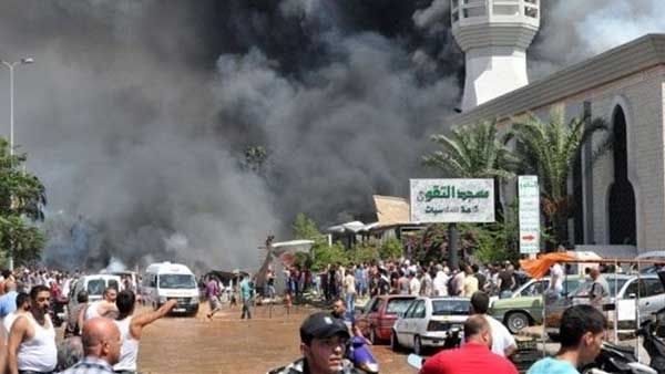 62 قتيلا في أعنف تفجير يستهدف مصلين شرق البلاد