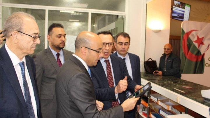 الإصغاء لانشغالات الجالية وتوطيد روابطهم بوطنهم الأم