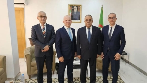 وزير الصناعة والإنتاج الصيدلاني، علي عون