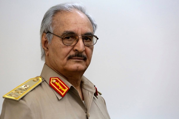 برلمان طبرق يتمسك بحفتر كقائد أعلى للجيش الليبي