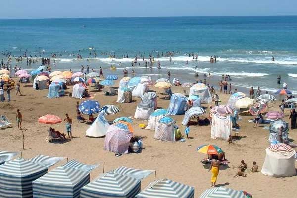 "البرونزاج" على شواطئ عنابة يستهوي العرائس والمراهقات