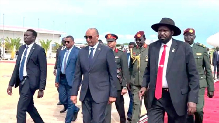 البرهان في جوبا للبحث عن حل للصراع الدامي في السودان
