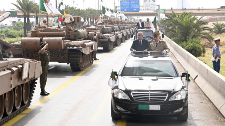 الرئيس تبون يشيد بالنجاح الباهر للاستعراض العسكري