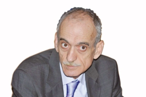 قرباج يحذّر الأندية الاحترافية من مغبة التأخر في دفع ديونها