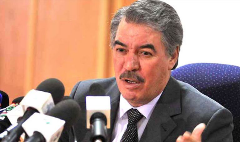 الطرد لكل من يغلق باب الجامعة