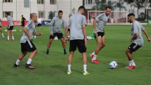 اللاعب الدولي الجزائري آدم وناس