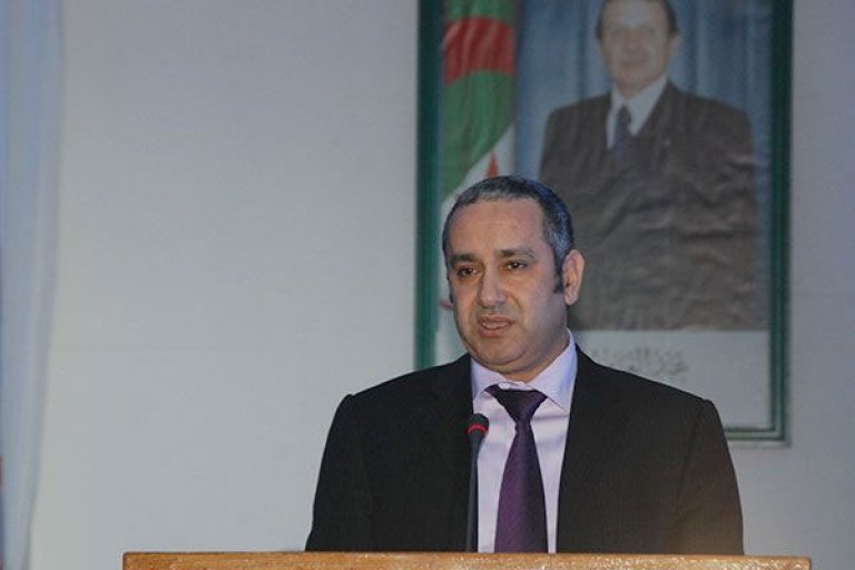 تعميم الأنترنت عبر المدارس الابتدائية مجانا