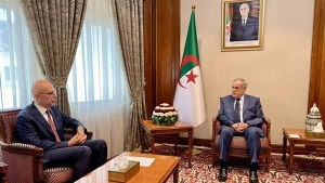 الوزير الأول، السيد نذير العرباوي- سفير الجمهورية الإيطالية بالجزائر، البيرتو كوتيلو