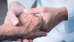 مسنون يصارعون مضاعفات الأمراض المزمنة