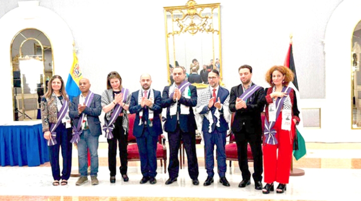 فنزويلا تتوج ستة شعراء فلسطينيين بوسام أندريس بيو