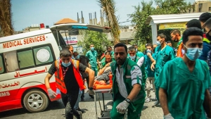 الهلال الأحمر الفلسطيني يحذر من كارثة إنسانية في مستشفيات غزة
