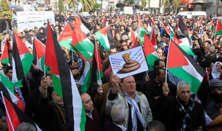 الفلسطينيون يشلون كل مظاهر الحياة في الضفّة والقطاع