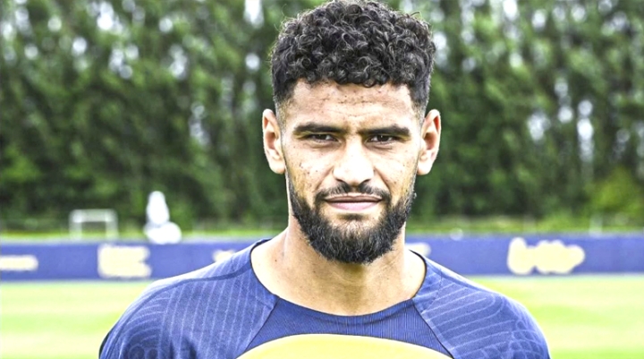 مدرب سانت جيلواز يشيد باللاعب زرقان
