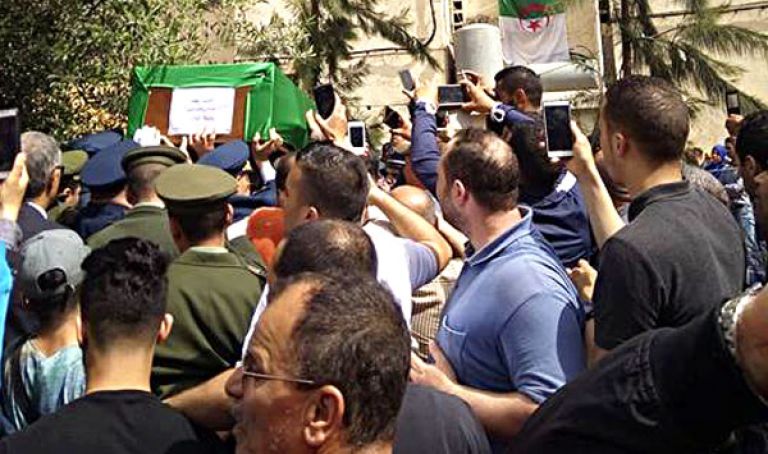 تشييع جثمان قائد الطائرة العسكرية إسماعيل دوسن